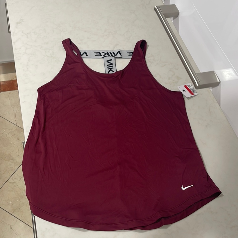 Nike tank top workout top